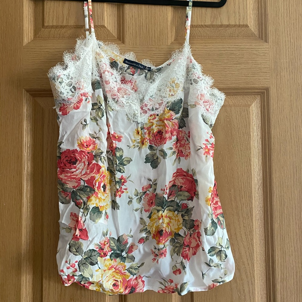 Abercrombie & Fitch lacy camisole NWT